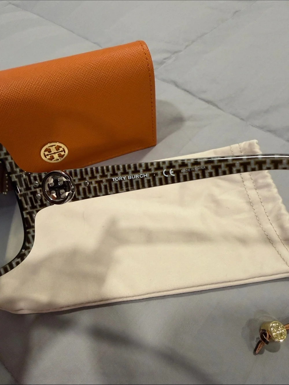 LIKE NEW Tory Burch Black Sunglasses